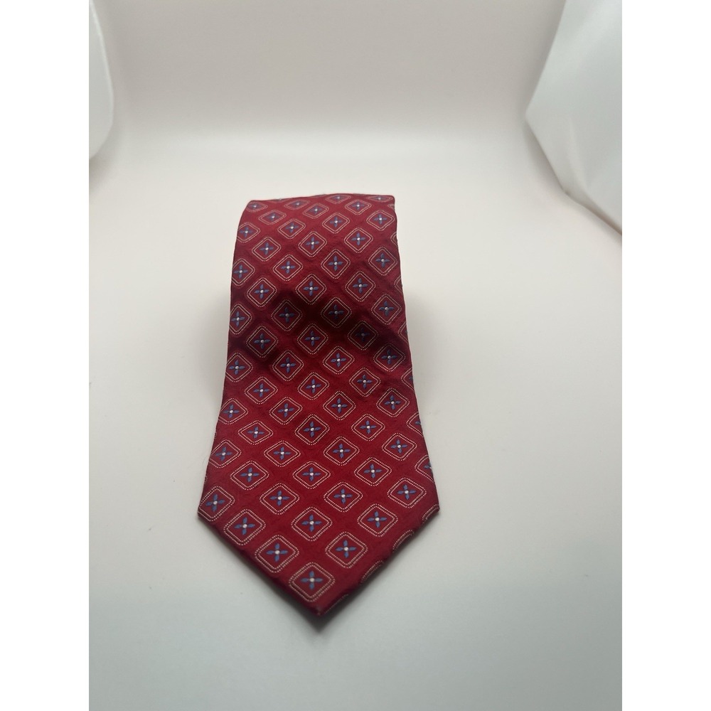 Eagle Mens Red Geometric Diamond Pattern 100% Silk Hand Made Necktie